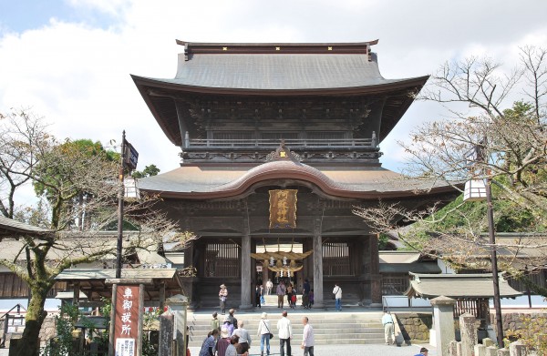 1920px-Aso_Jinja_01