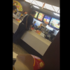 マクドナルドで店員にマジギレする客のおっさん＜動画と文字起こし＞店側の対応について2ch議論