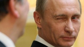 拡散した人は収監罰金 ロシア政府が禁じたプーチン大統領コラ画像がコチラ →