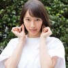 【悲報】吉岡里帆さん生放送ではしゃぎすぎて肩紐が外れオッパイ半分くらい見えるハプニング