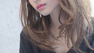 【悲報】オシャレ女子さん髪型を『チン子』さんにしてしまう