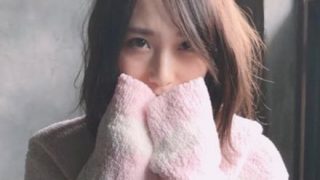 【画像】アイドルさんのノーパン握手会が凄いと話題に…AKB高橋朱里