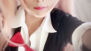 コスプレイヤー「私たちのオッパイ触らせてあげるから痴漢はダメ ♡」