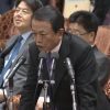 【こんな人達】麻生副総理が懸念『市民団体の街宣車』SEALDsとあの団体の車両と一致