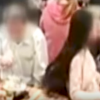 【どっちが悪い?】男性が隣の女性に激アツ料理をぶっかける＜動画＞髪が不衛生という理由で口論に