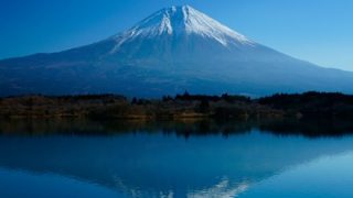 【画像】富士山を真上から撮影したらパンに生えたカビみたいだったｗｗｗｗｗｗ