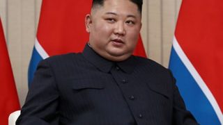 【衝撃】復活の金正恩さん、下っ端に思わず会釈してしまう →動画