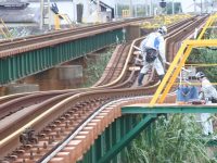 【画像】台風で橋脚破壊された南海、よく脱線しなかったなというレベル　未だに和歌山へは直通できず【車・鉄道】