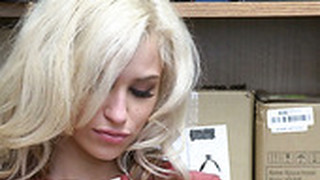 Belles nanas, Chevauchée de bite, Éjaculation, Lingerie, Réalité, Petits nichons, Strip-tease
