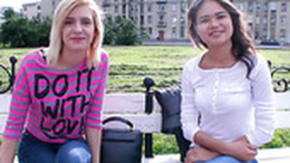 Na pieska, Wytrysk na twarz, Dżinsy, W terenie, Rzeczywistość, Małe piersi, Rozbieranie się