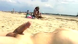 Tepi pantai, Semprot sperma, Kocok kontol, Onani, Seks publik