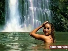 Leelee Sobieski Swimming Naked