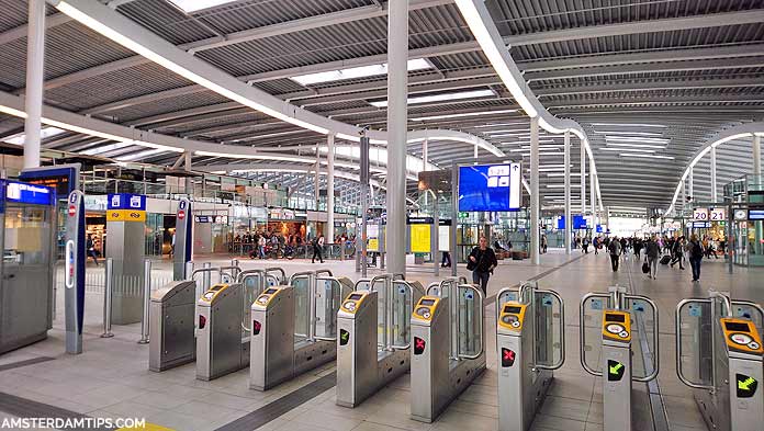 utrecht central station hall