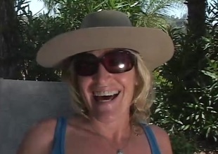 Luscious cougar with uncomplicated tits gets fucked hardcore outdoors
