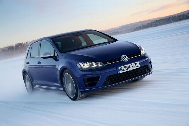 Volkswagen-Golf-R-driving-on-snow-covered-roads-1024x682.jpg