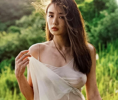 片山萌美　写真集Rashin ≪裸芯≫でおっぱい丸出し透け巨乳輪ヘアヌード