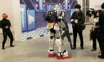 【画像】テレビ「ガンダムのコスプレイヤーにインタビューしたろ」🎃「…」