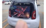 【画像】ネオジオングのガンプラを小型車で買いに行くとこうなるｗｗｗｗｗｗｗ