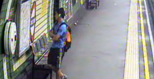 【動画】ベビーカーが地下鉄の線路に転落