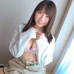 【素人初撮り】恥ずかしさでカメラを凝視できないうぶな18歳の美少女が人生2人目のセックス！