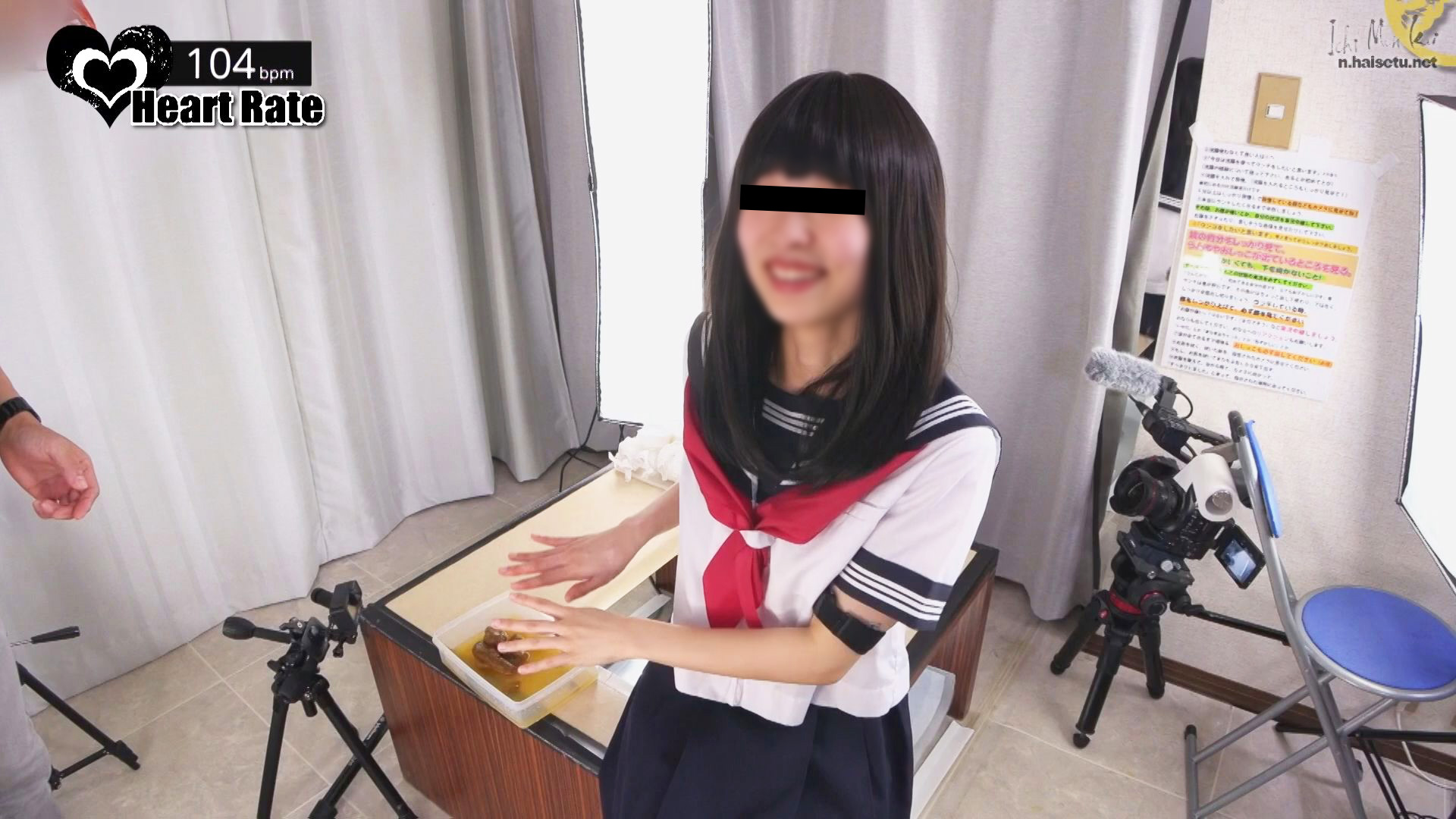 あどけない美女の！！…　艶やかな黄金糞☆彡　「タイムロッキング小便我慢」「限界放尿NEO.3」「恥態鏡覗糞姿33」他 新作8本発売！【排泄屋新作】