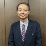 「今を懸命に、真摯に生きること」　佐藤主光・経済学部長が紫綬褒章を受章