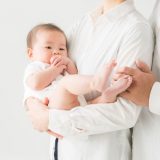 嫁「赤ちゃん産んで授乳終わるまでは、お酒やめてくれない？」ワイ「え？なんで？」