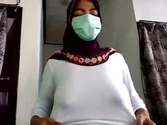 indonesian- jilbaber tudung hijab exhibitionist