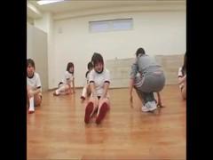 Colegialas japonesas reciben corrida facial