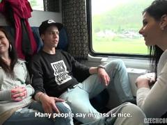 Foursome Sex in Public TRAIN (Video completo)