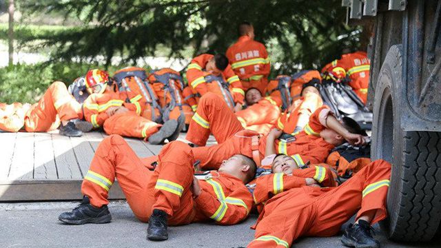 被災後1日の救助を直積　6万人が避難を完了