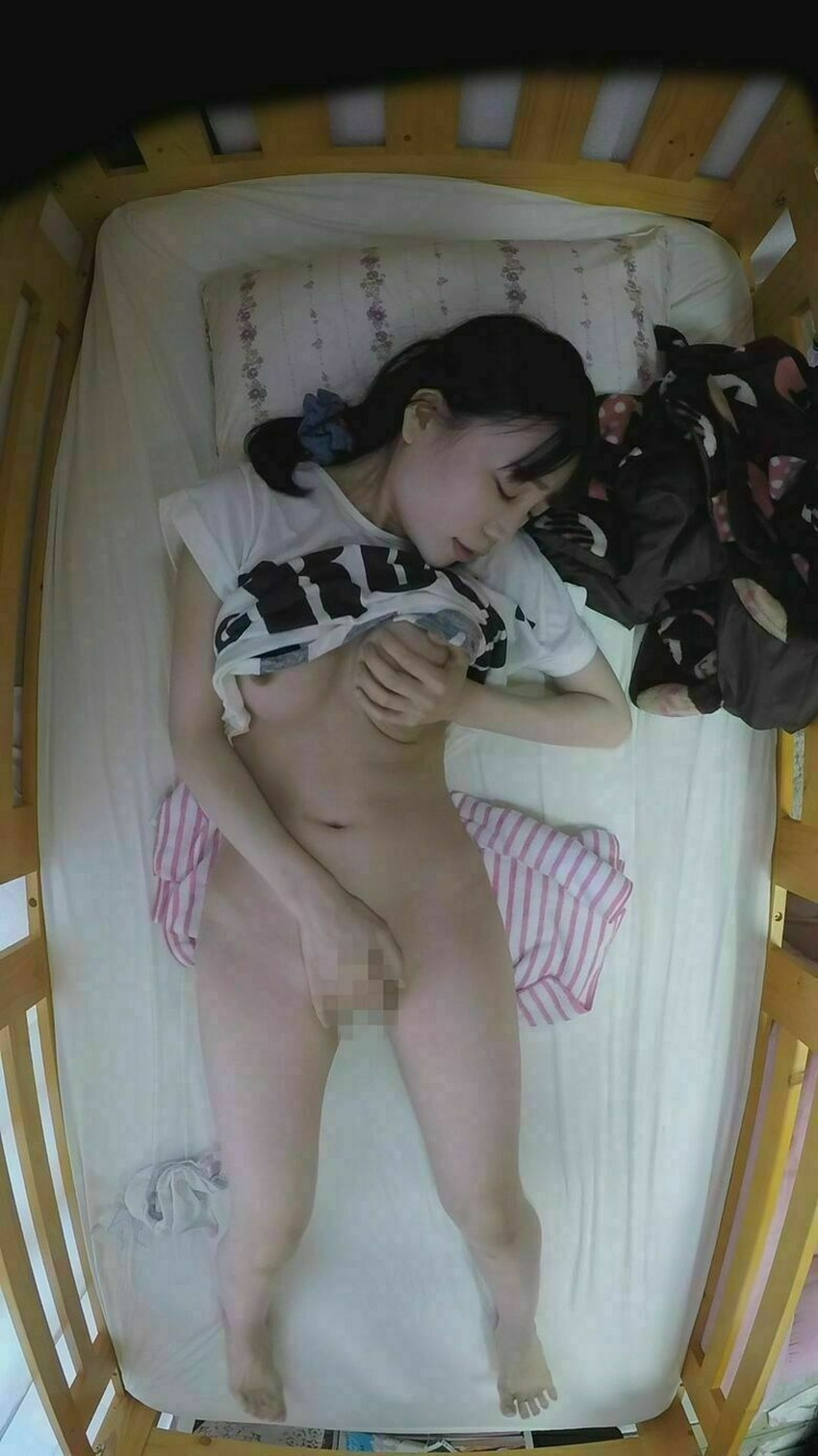 【オナニー盗撮エロ画像】一人で愉しむオナニーを盗撮されて人生アウト過ぎる女の子のオナニー盗撮のエロ画像集！ww【80枚】 28