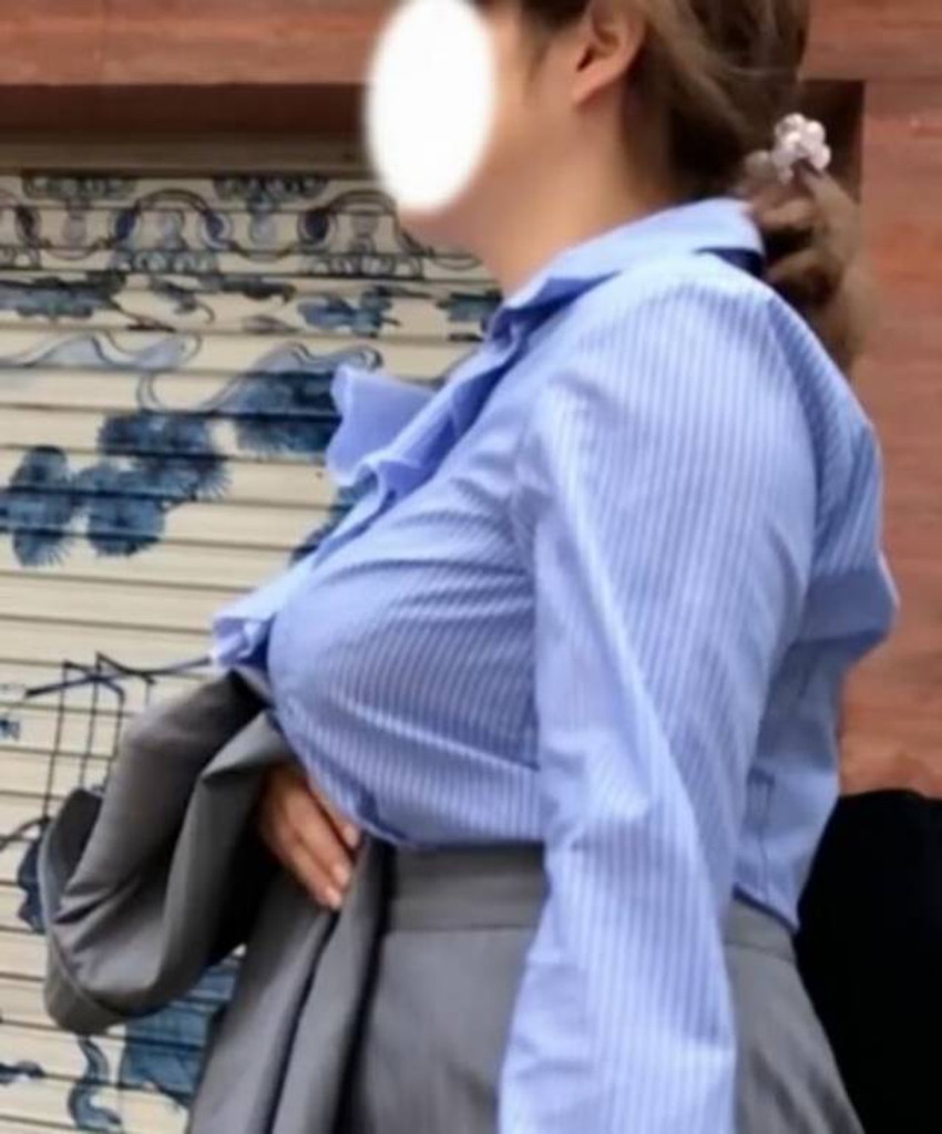 【巨乳盗撮エロ画像】デカパイ素人女子の着衣巨乳や胸チラを隠し撮りした巨乳盗撮のエロ画像集！ww【80枚】 35