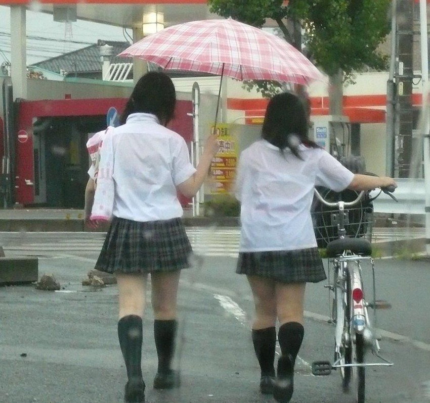 【濡れ透け下着エロ画像】シャワーや豪雨で下着まで透けて陰毛や乳首が丸見えになってる濡れ透け下着のエロ画像集！ww【80枚】 33