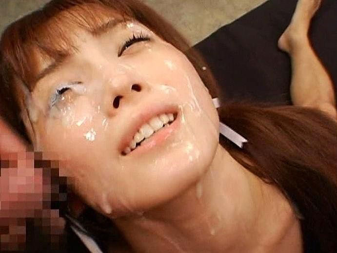 【顔射エロ画像】絶世の美女や生意気なビッチギャルたちに複数の巨根をフェラや手コキさせて大量ぶっかけしたった顔射エロ画像集！ww【80枚】 71