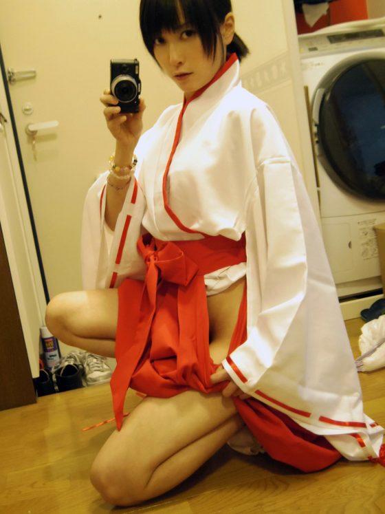 【巫女コスプレエロ画像】神聖な巫女装束を着た美少女たちがご奉仕フェラしてコスプレセックスしてる巫女コスプレのエロ画像集！ww【80枚】 53