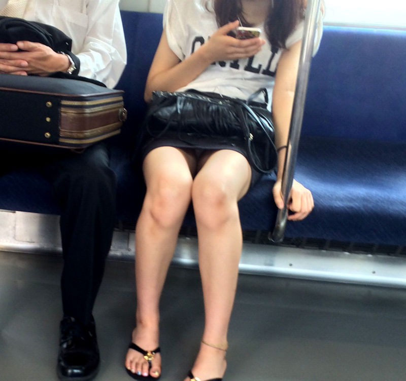 【電車内盗撮エロ画像】電車内でパンチラしている女子見つけたから撮ったったｗ 55
