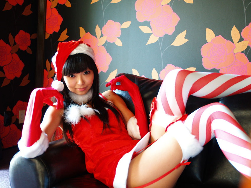 【サンタコスプレエロ画像】こんなエッチなサンタ！クリスマスイブに降りて来い！ 77