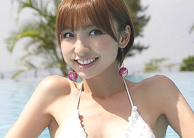 【グラビアエロ画像】篠田麻里子のセクシーグラビア！スレンダーなボディラインにムラムラｗ