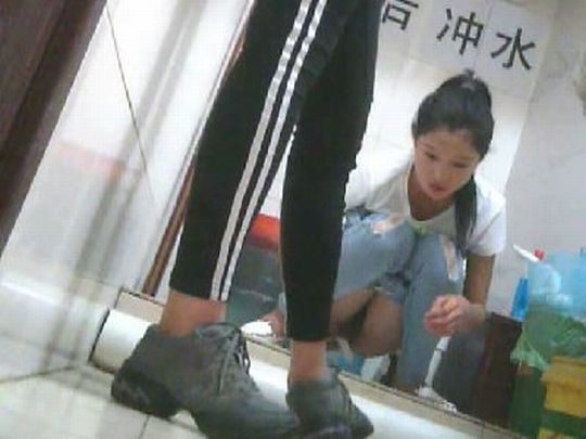 【你好トイレ】中国人女子がトイレ中に盗撮カメラと目が合うｗｗｗｗｗｗｗｗ(画像あり)・170枚目