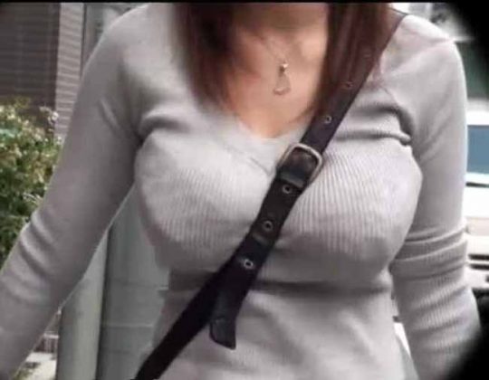 【おっぱい画像】盗撮された完璧すぎる”巨乳”が勃起不可避すぎた…（227枚）・46枚目