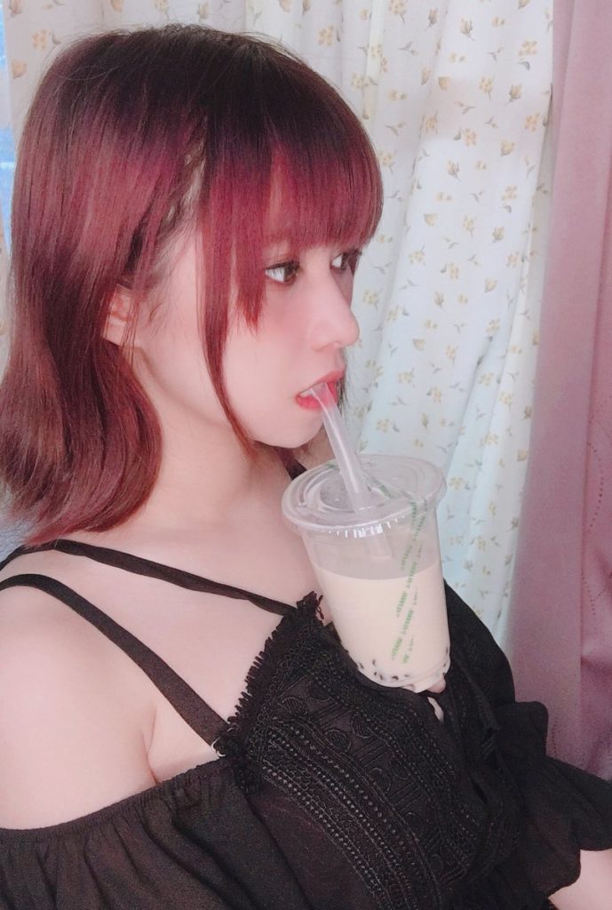 【巨乳限定】「タピオカチャレンジ」とかいう貧乳が激怒する行為。。(38枚)・24枚目