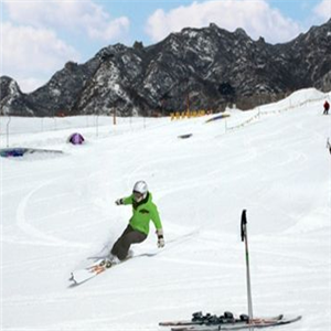 莲花山滑雪场