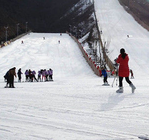 伏牛山滑雪