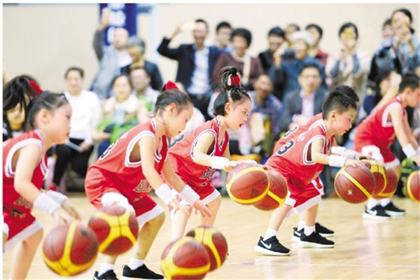 张卫平篮球训练营，收费水准合理