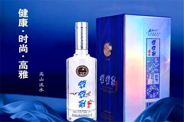 轻轻歌酒加盟