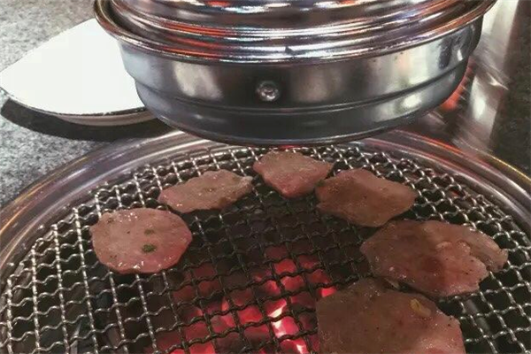 众兽山日式烧肉加盟