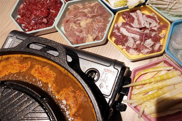 卓品鲜火锅烧烤加盟