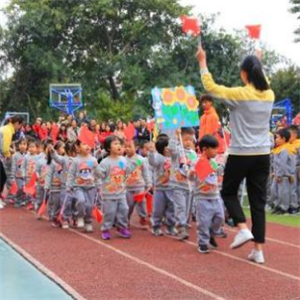 新太阳幼儿园加盟图片