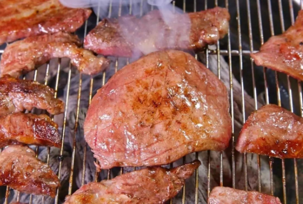 靠铺烤肉